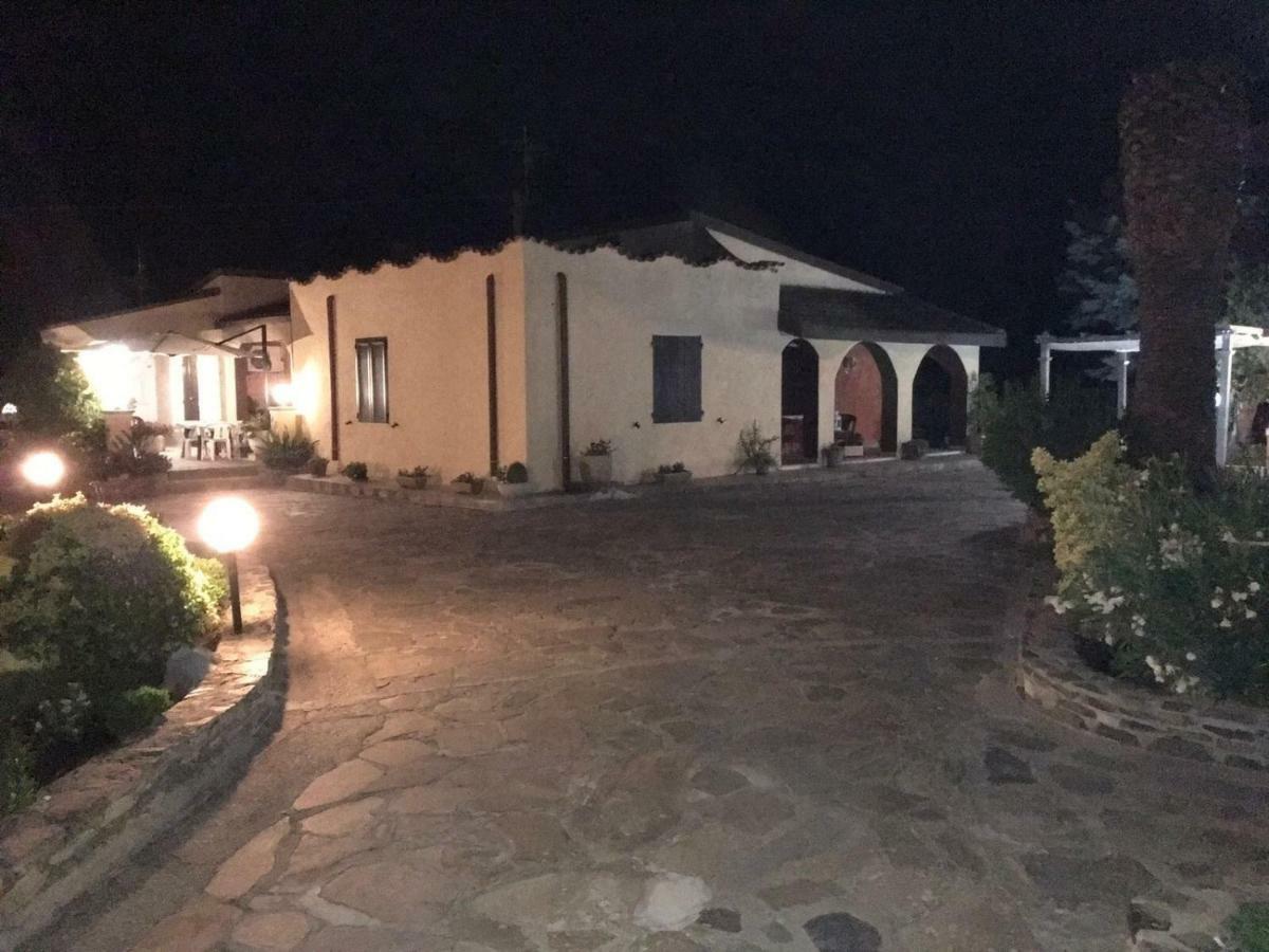 Casa Vacanze La Guzzetta Ranch Βίλα Canaglia Εξωτερικό φωτογραφία